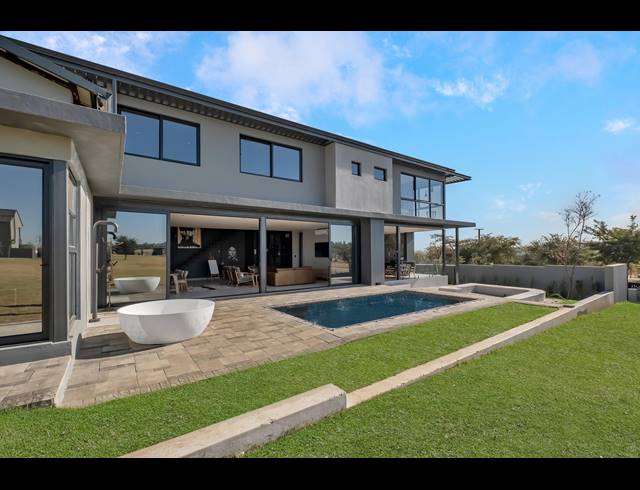 5 BEDROOM HOUSE FOR SALE IN HELDERFONTEIN ESTATE